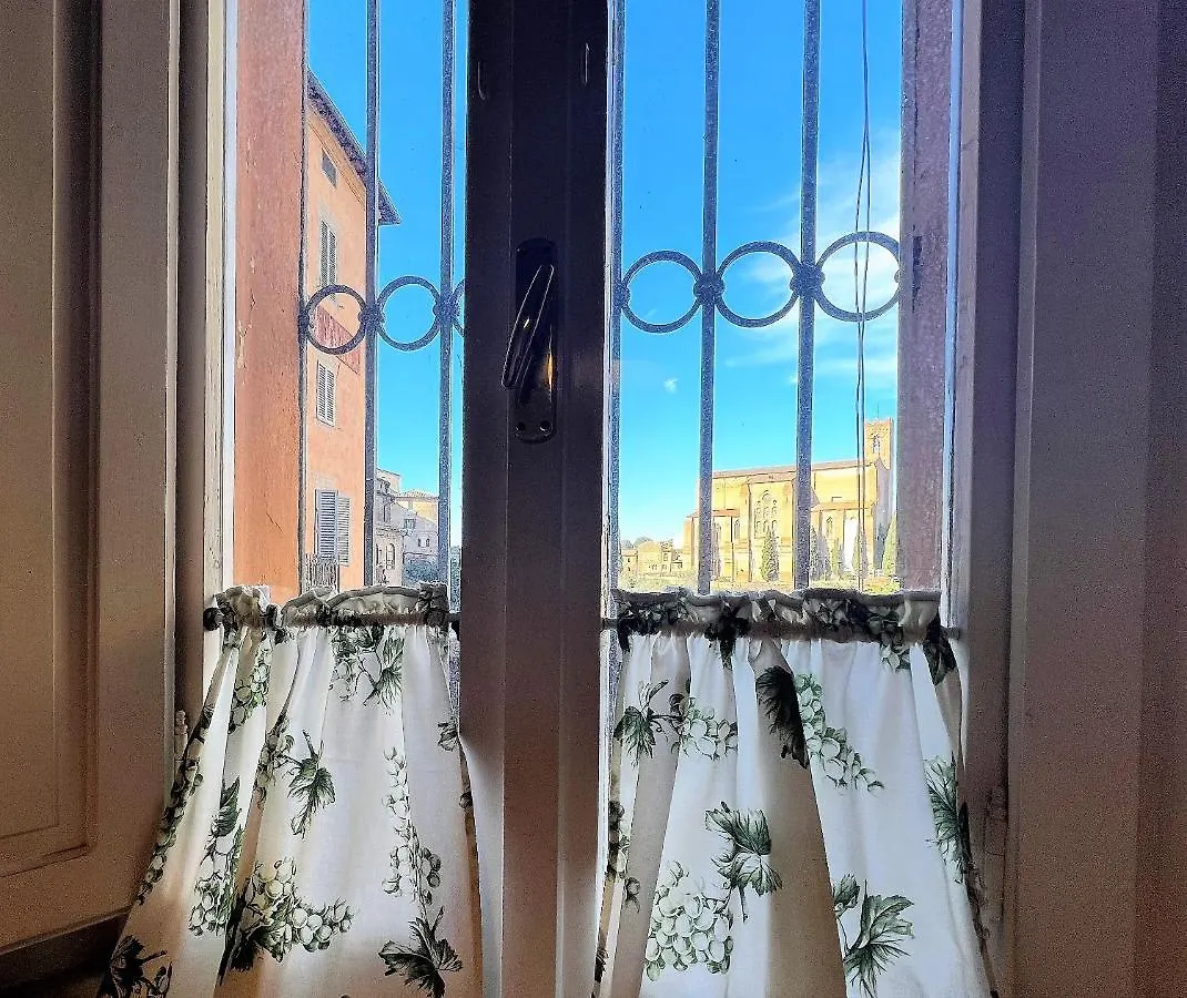 Susy- Nearby The Cathedral Apartment Siena 0*,